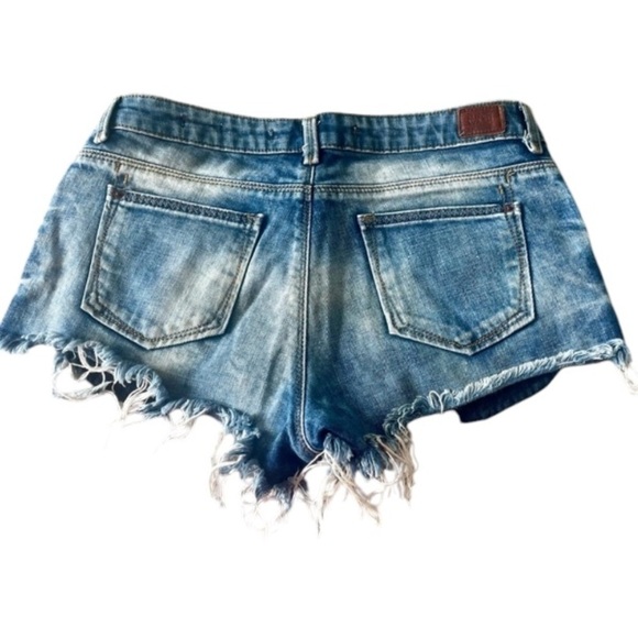 ZARA Premium Wash Denim Shorts - Picture 2 of 4